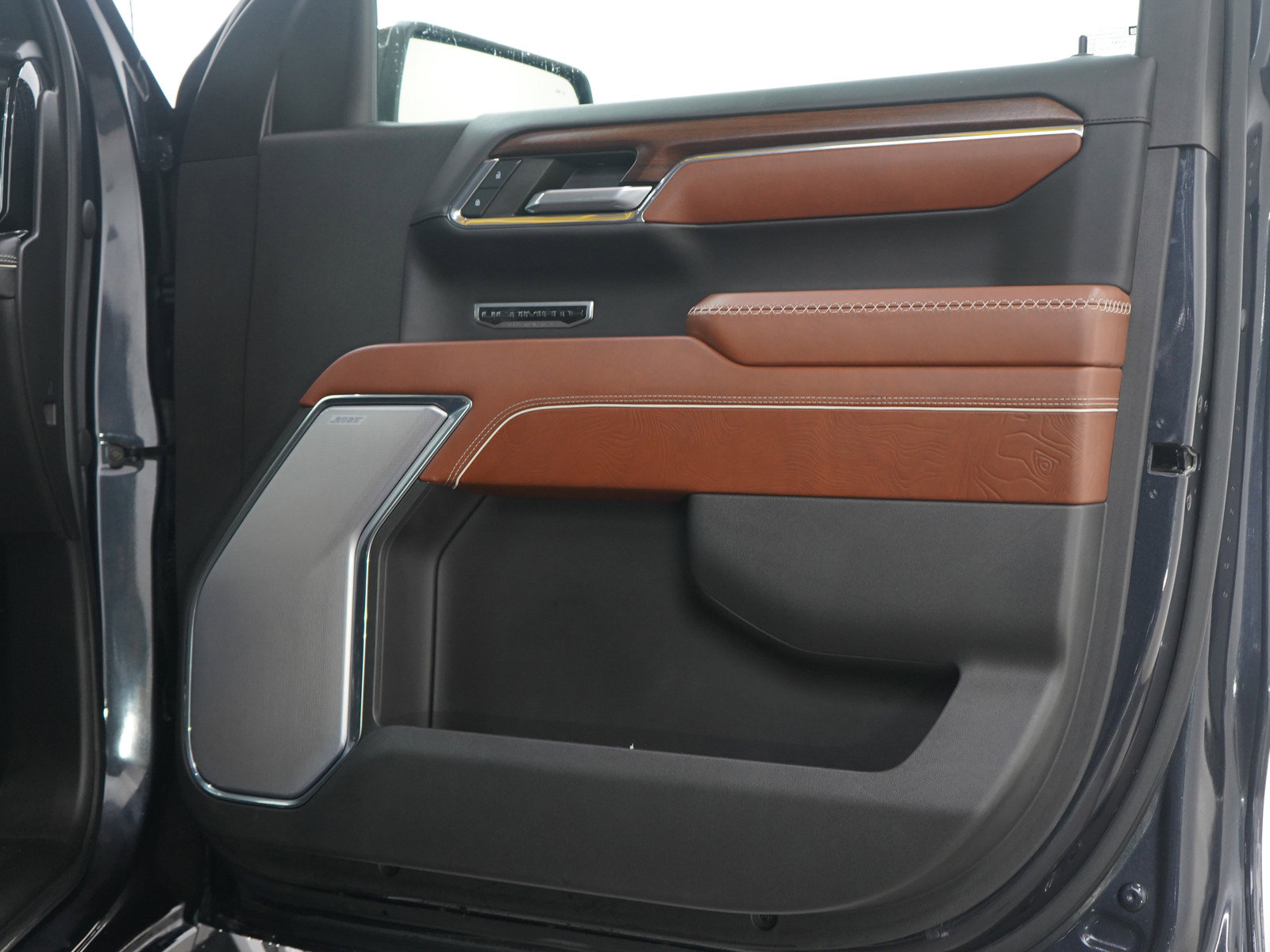 Used 2024 GMC Sierra 1500 Denali Ultimate image 9