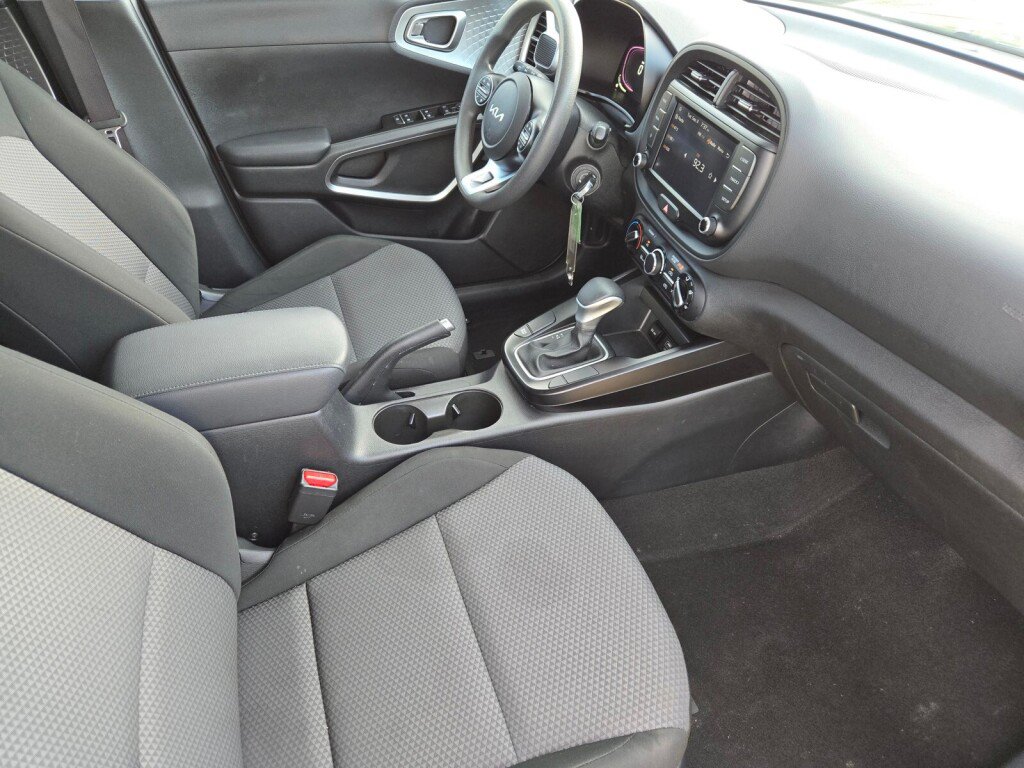 Used 2024 Kia Soul LX w/ Option Group 015 FWD image 20