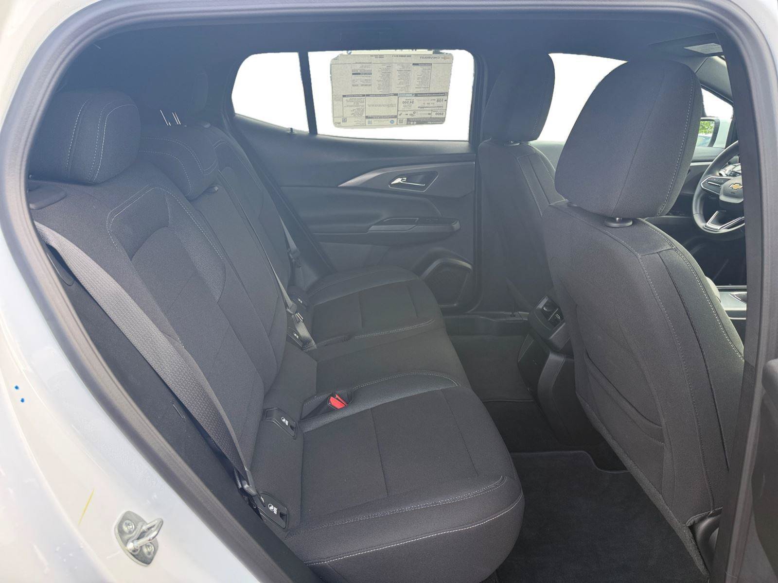 Used 2026 Chevrolet Equinox EV LT FWD image 23