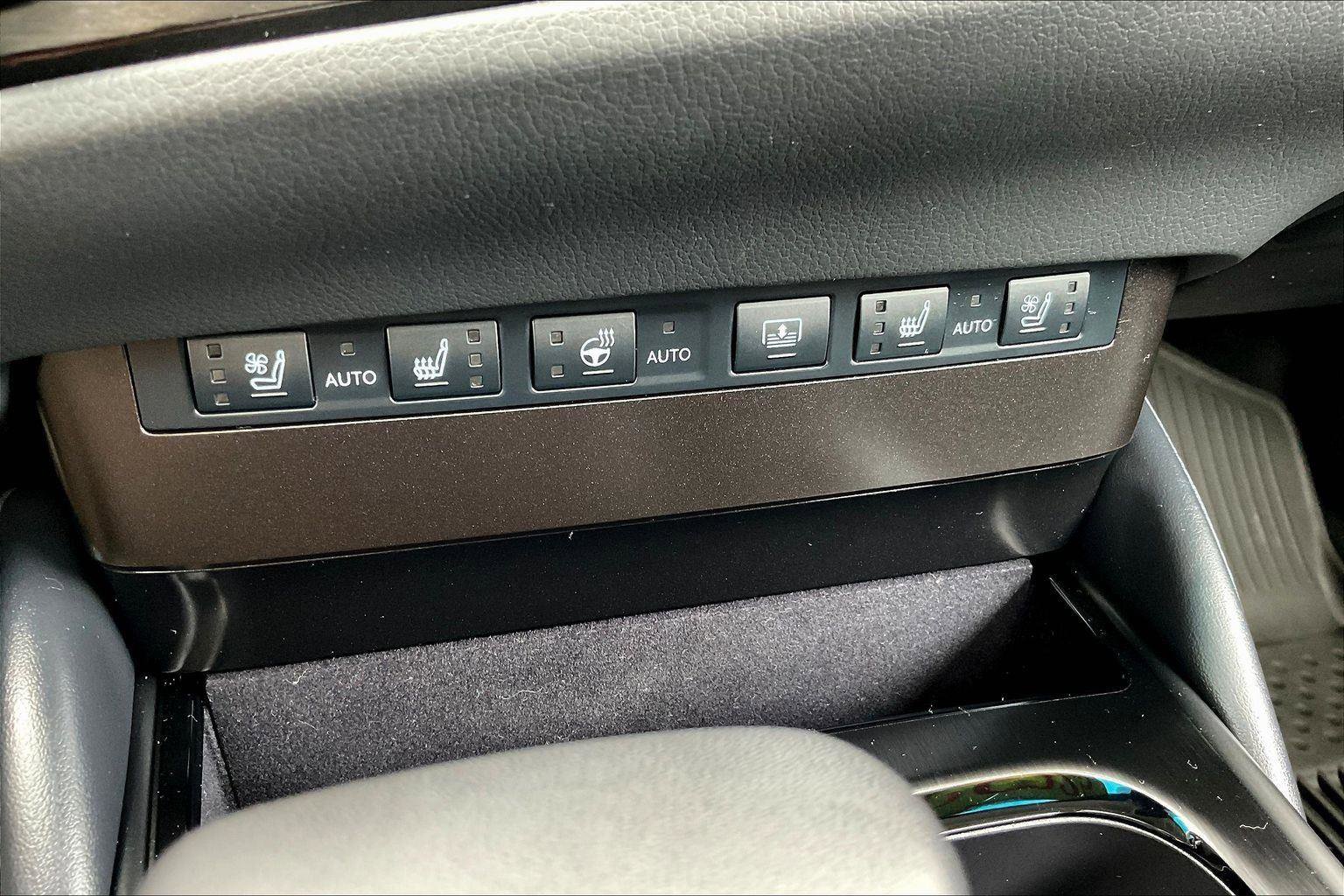 Used 2025 Lexus ES 300h w/ Luxury Package image 24