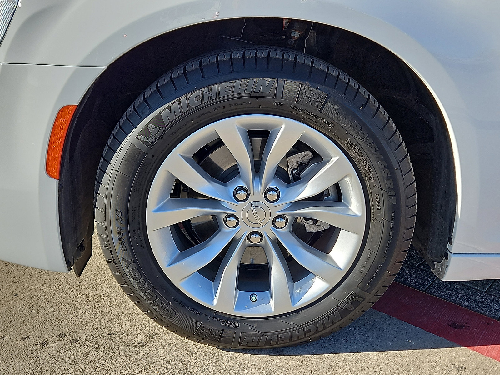 Used 2023 Chrysler 300 Touring image 5