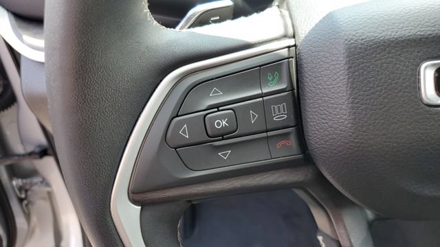 Certified 2023 Jeep Grand Cherokee L Limited AWD/4WD image 12