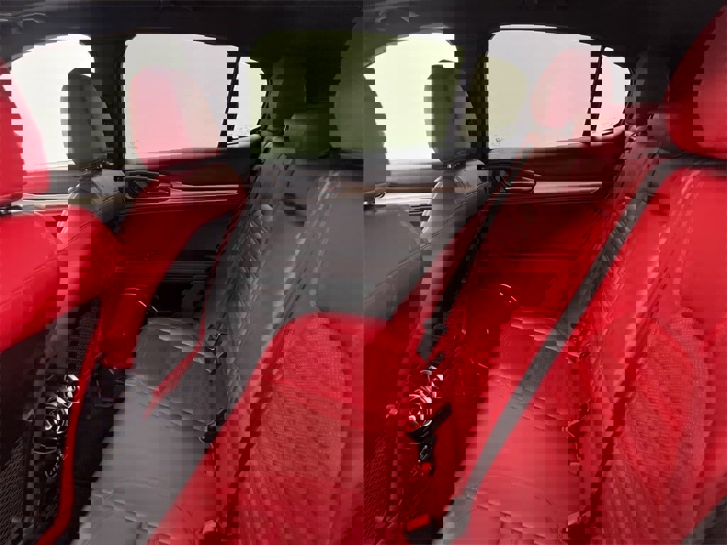 Used 2022 Alfa Romeo Stelvio Veloce image 39