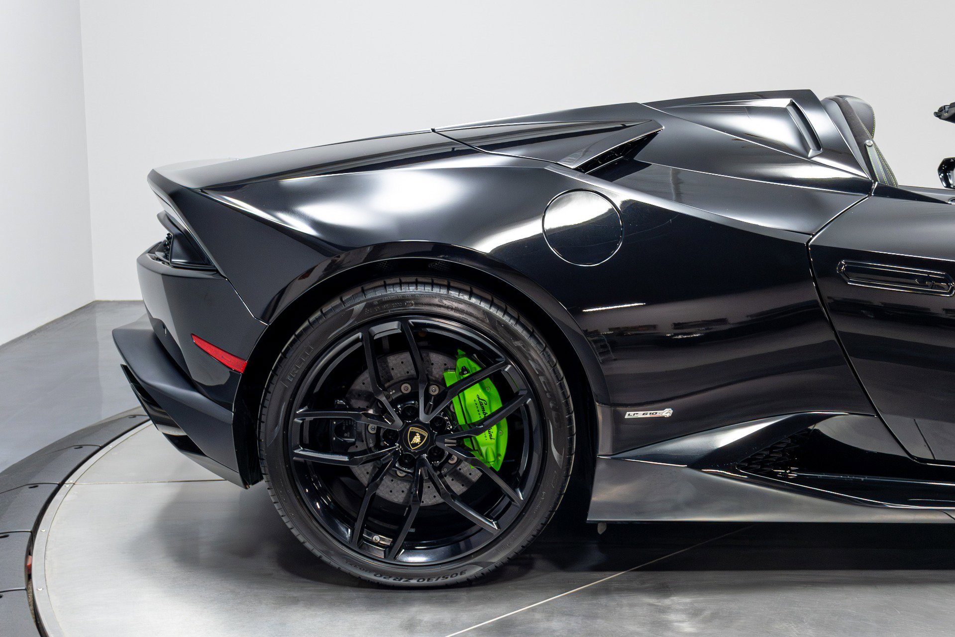 Used 2017 Lamborghini Huracan LP 610-4 image 20