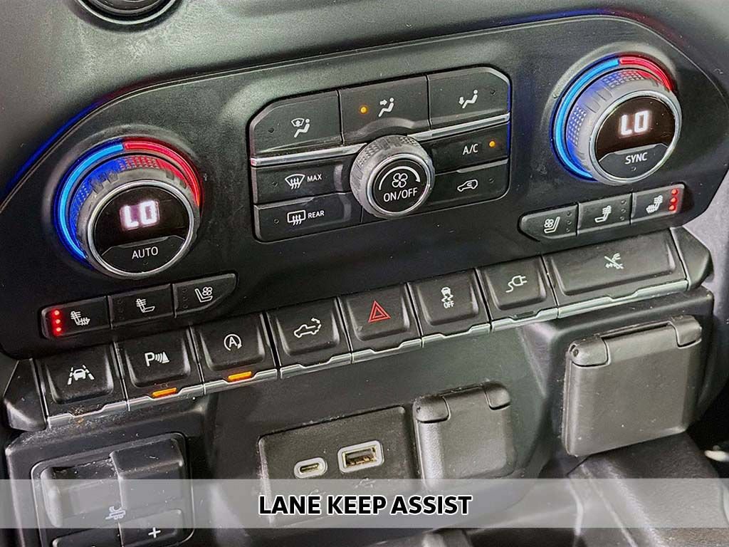 Used 2020 Chevrolet Silverado 1500 High Country w/ Technology Package AWD/4WD image 9