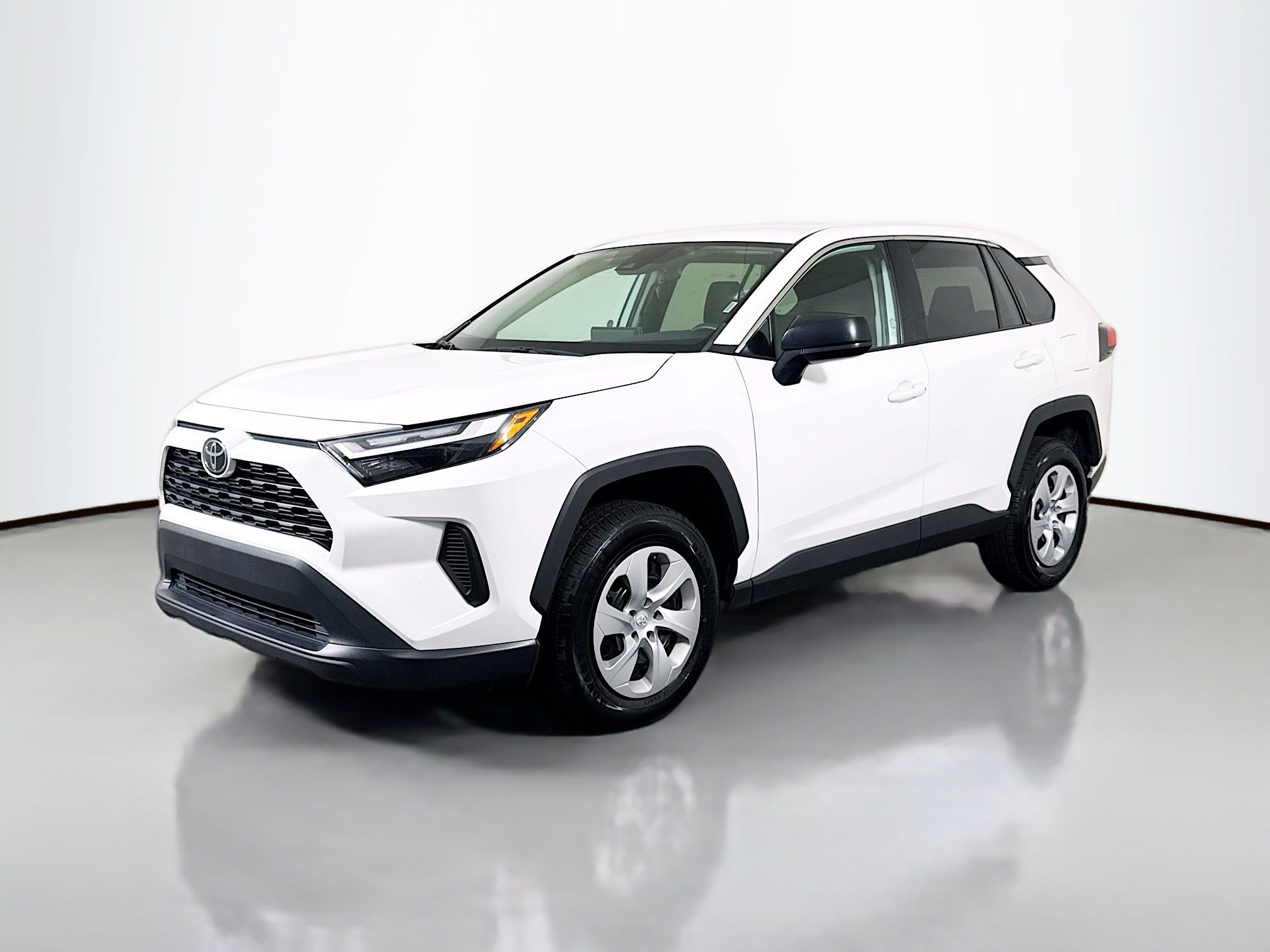 Used 2024 Toyota RAV4 LE FWD image 4