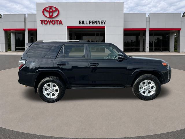 Used 2022 Toyota 4Runner SR5 Premium w/ Moonroof Package AWD/4WD image 7