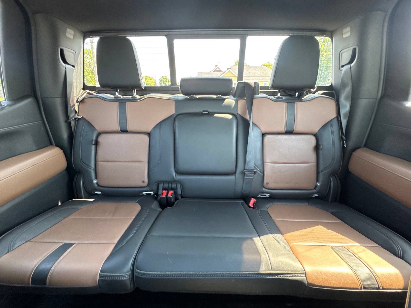 Used 2020 Chevrolet Silverado 1500 High Country w/ Technology Package AWD/4WD image 27