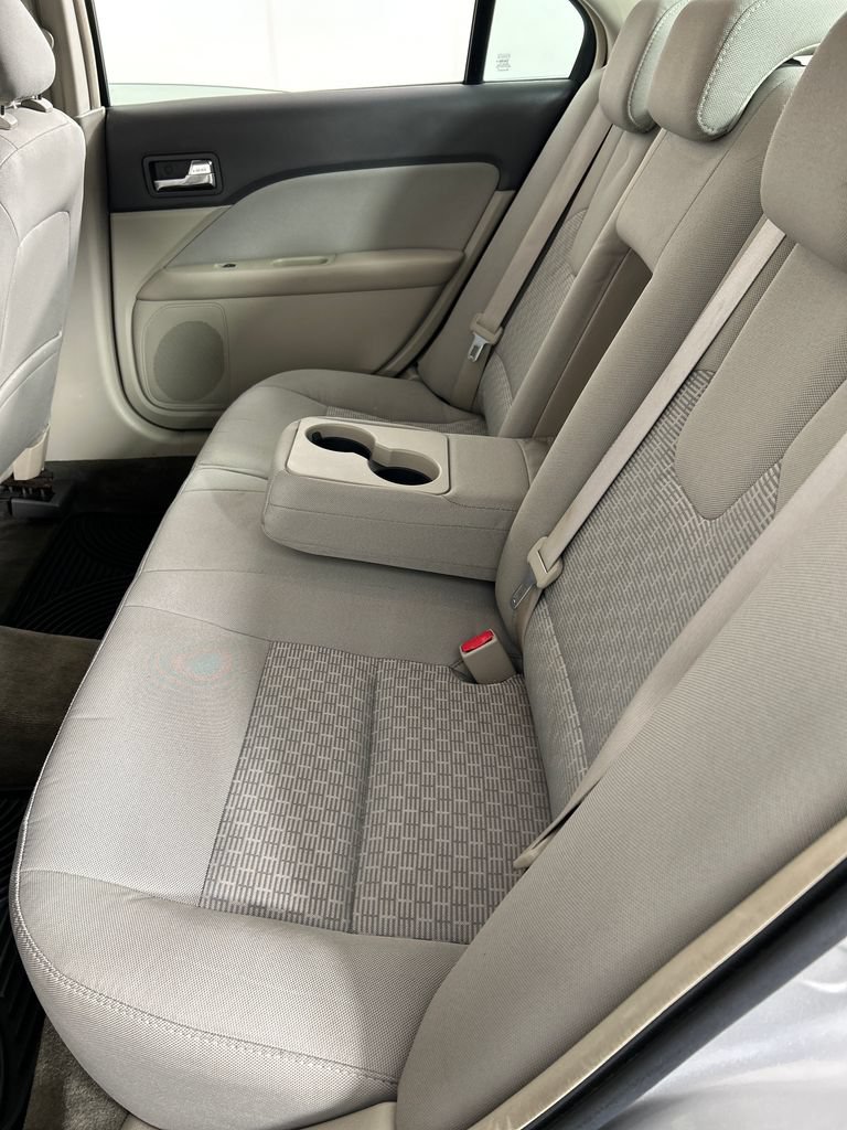 Used 2010 Ford Fusion SE FWD image 16