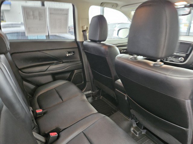 Used 2018 Mitsubishi Outlander LE FWD image 13