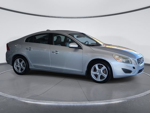 Used 2012 Volvo S60 T5 FWD image 2