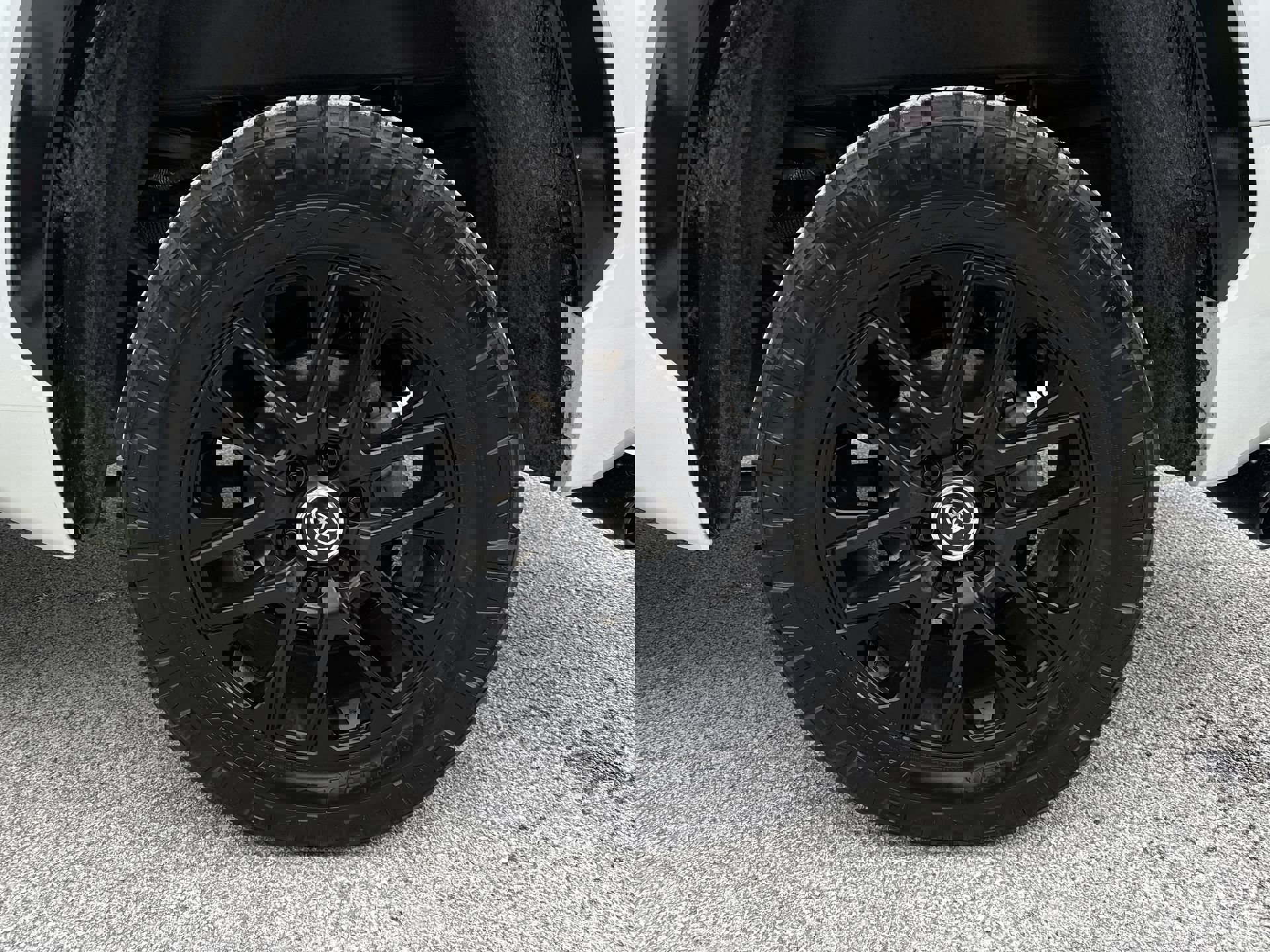 Used 2024 Toyota Tundra Platinum image 33