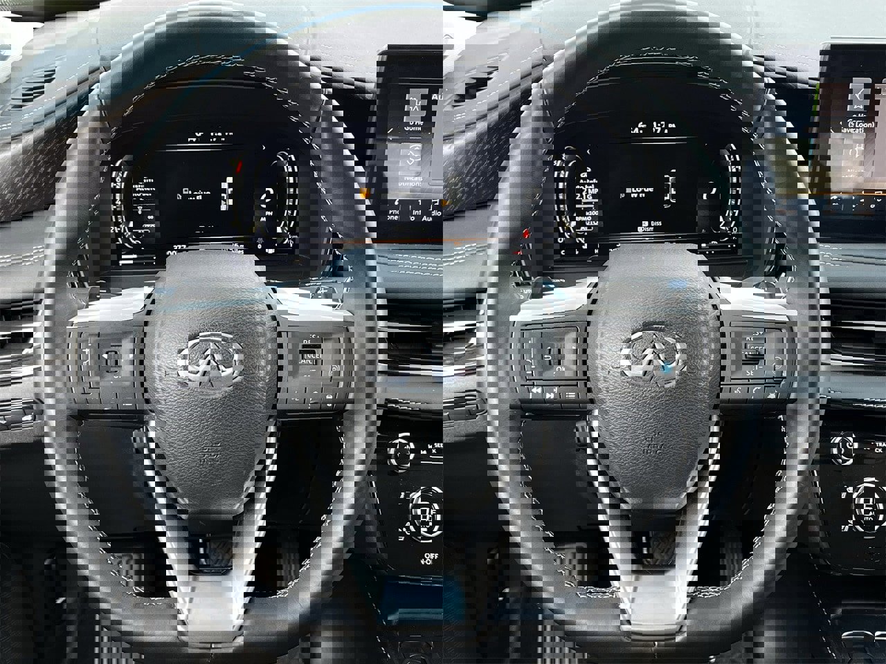 Used 2023 INFINITI QX60 Sensory w/ Vision Package image 11