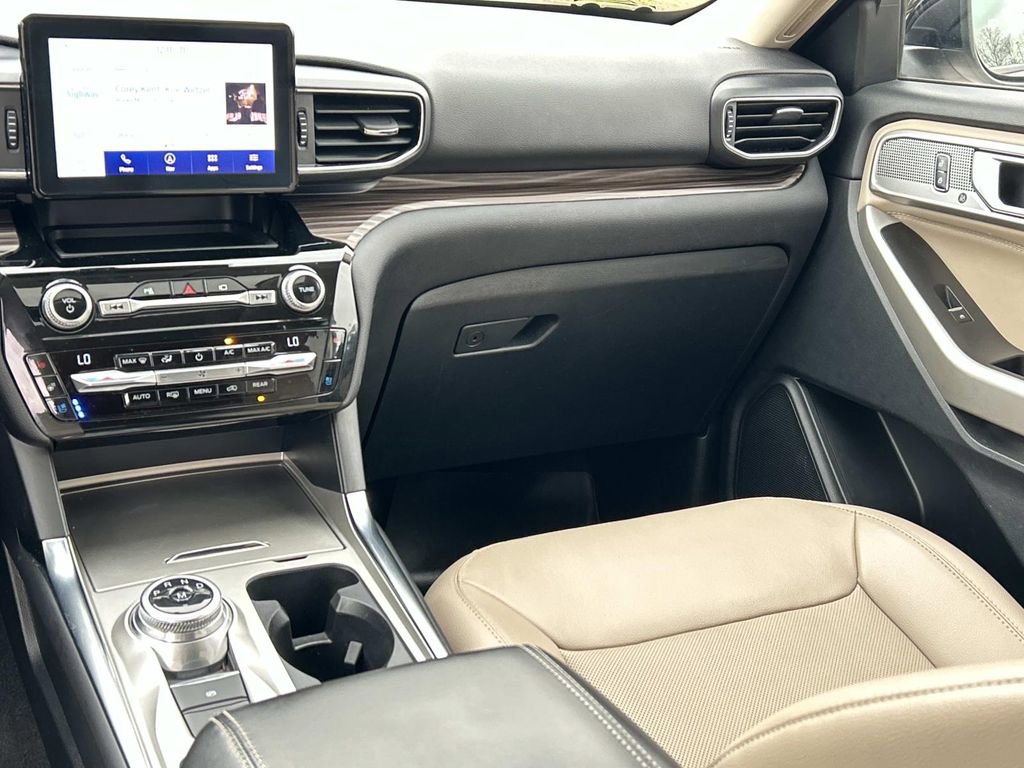 Used 2021 Ford Explorer Limited w/ Equipment Group 301A image 26