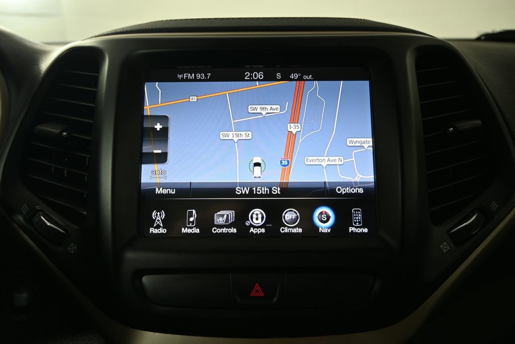 Used 2017 Jeep Cherokee Limited w/ Luxury Group AWD/4WD image 24