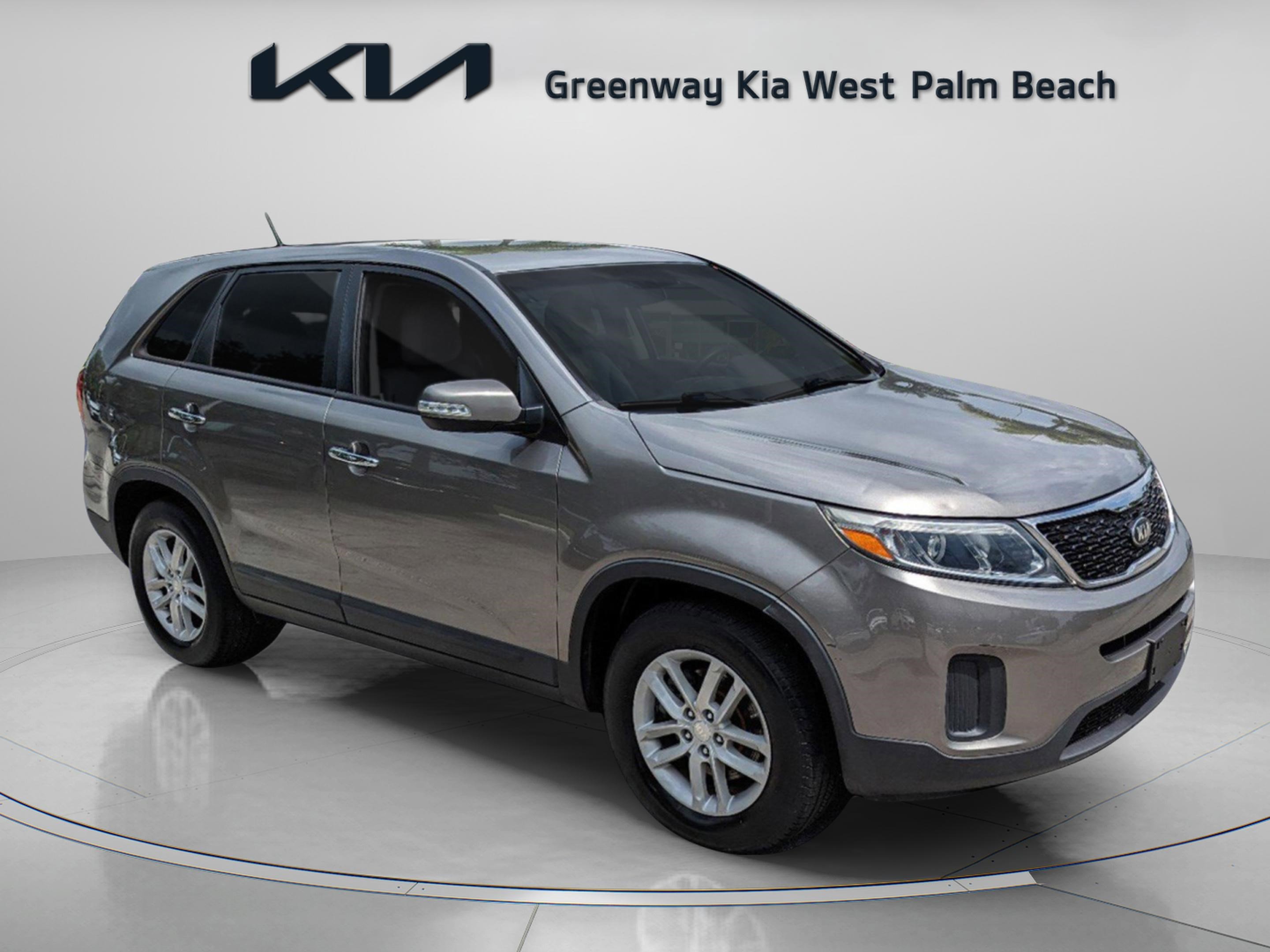 Used 2014 Kia Sorento LX image 2