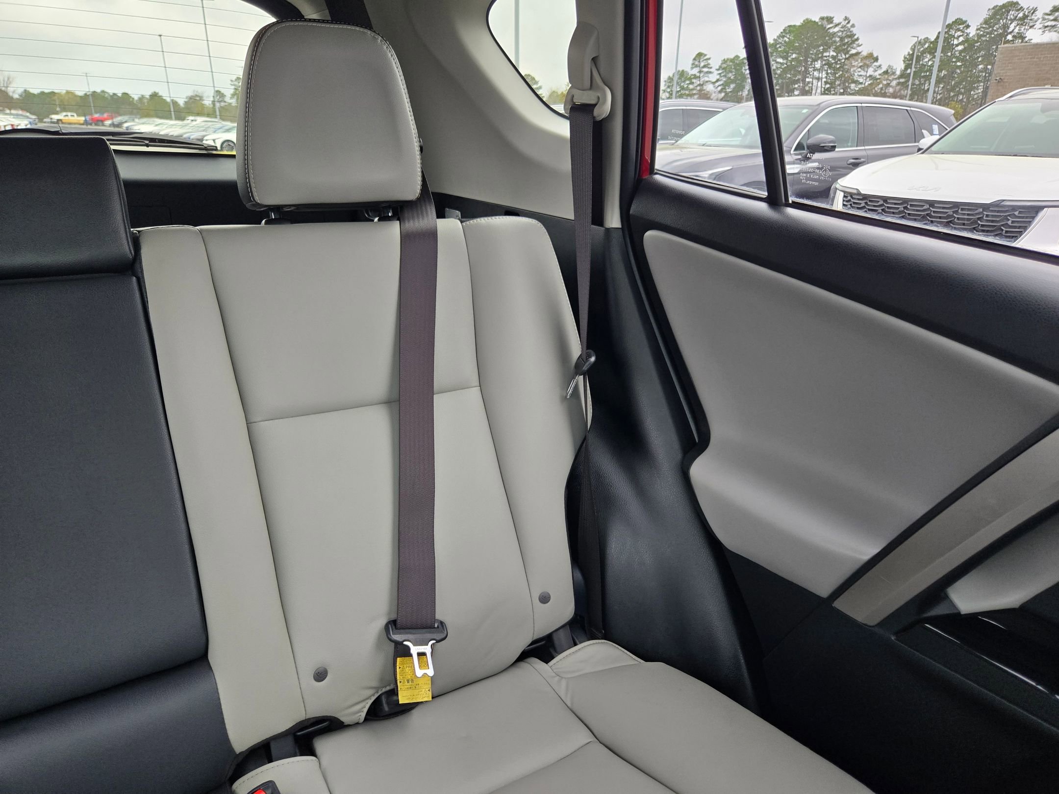 Used 2018 Toyota RAV4 Limited image 32