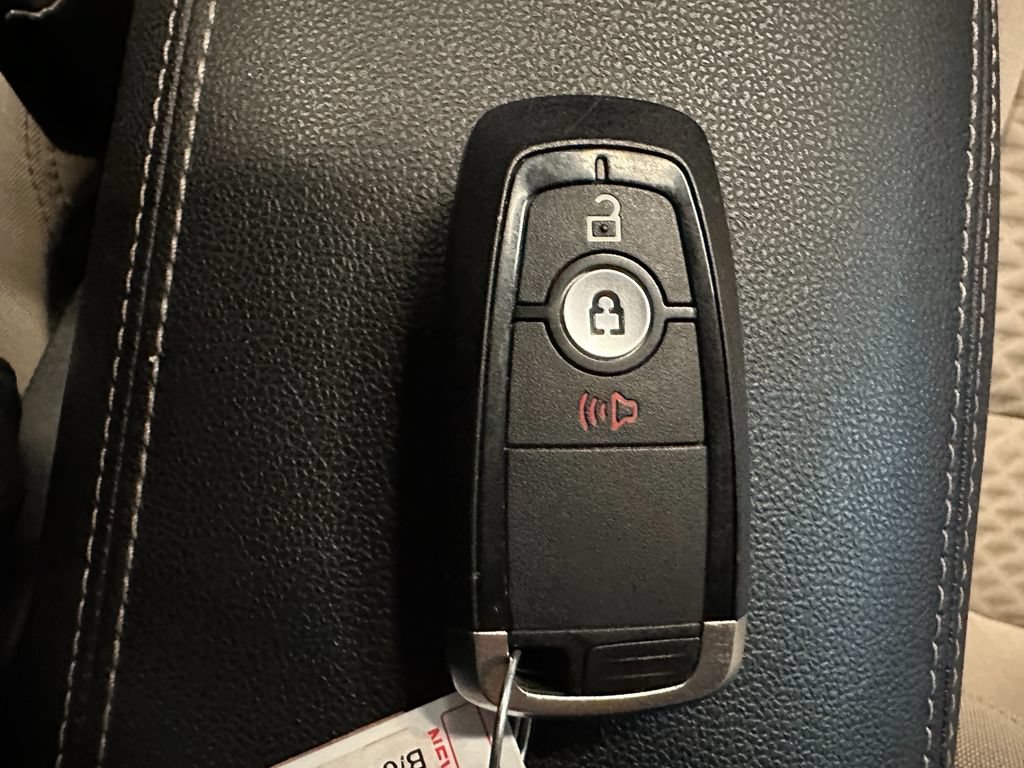 Used 2020 Ford Escape SE FWD image 18