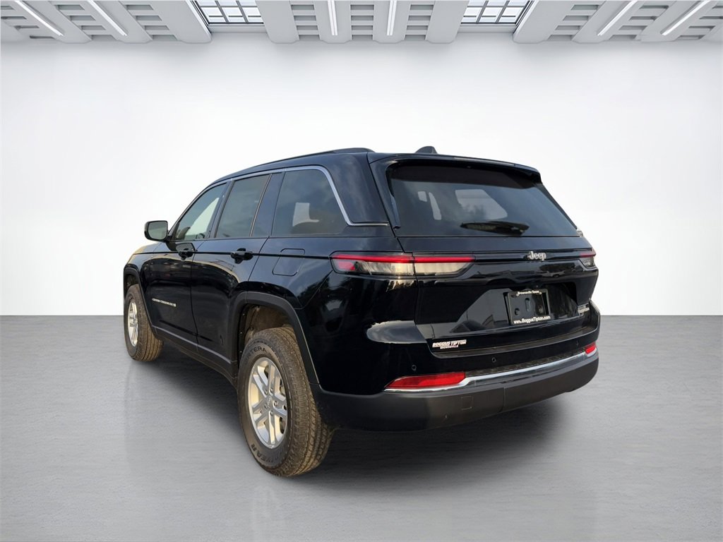 New 2025 Jeep Grand Cherokee Laredo w/ Luxury Tech Group I image 5