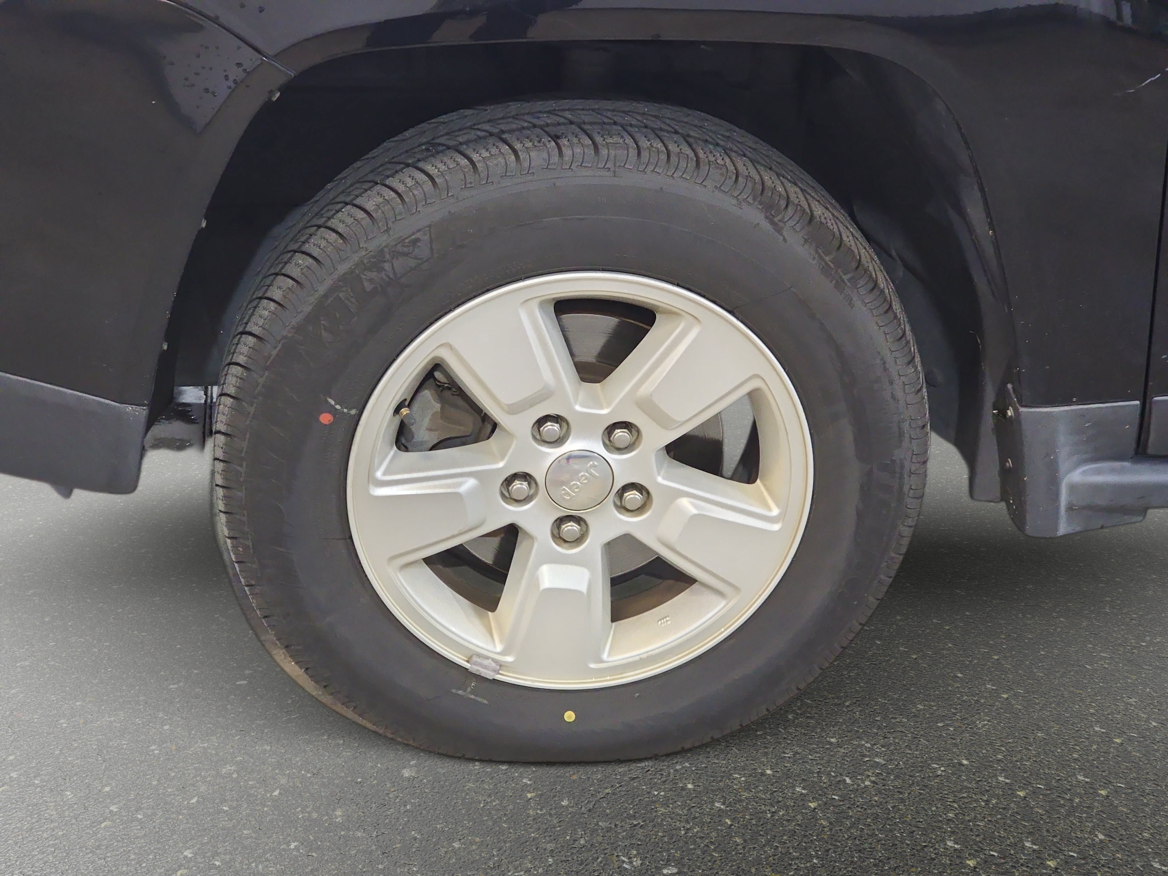 Used 2017 Jeep Compass Sport w/ Power Value Group FWD image 12