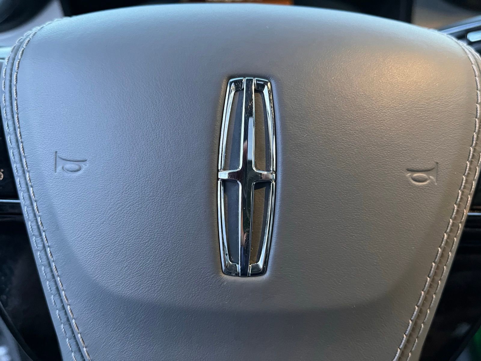 Used 2021 Lincoln Aviator Reserve w/ Equipment Group 201A image 33