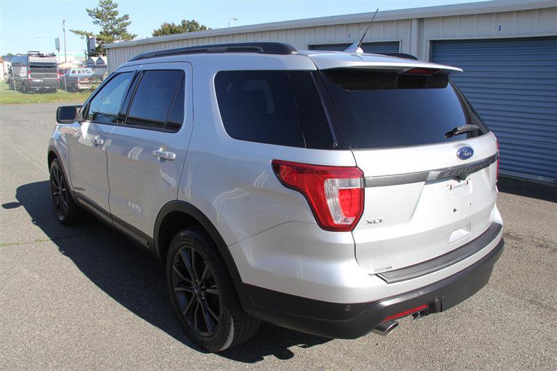Used 2019 Ford Explorer XLT w/ Equipment Group 202A AWD/4WD image 7