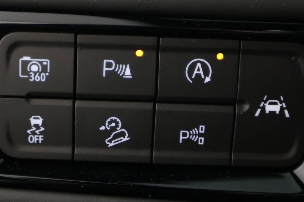 Used 2025 GMC Yukon AT4 Ultimate w/ LPO, Illumination Package image 30
