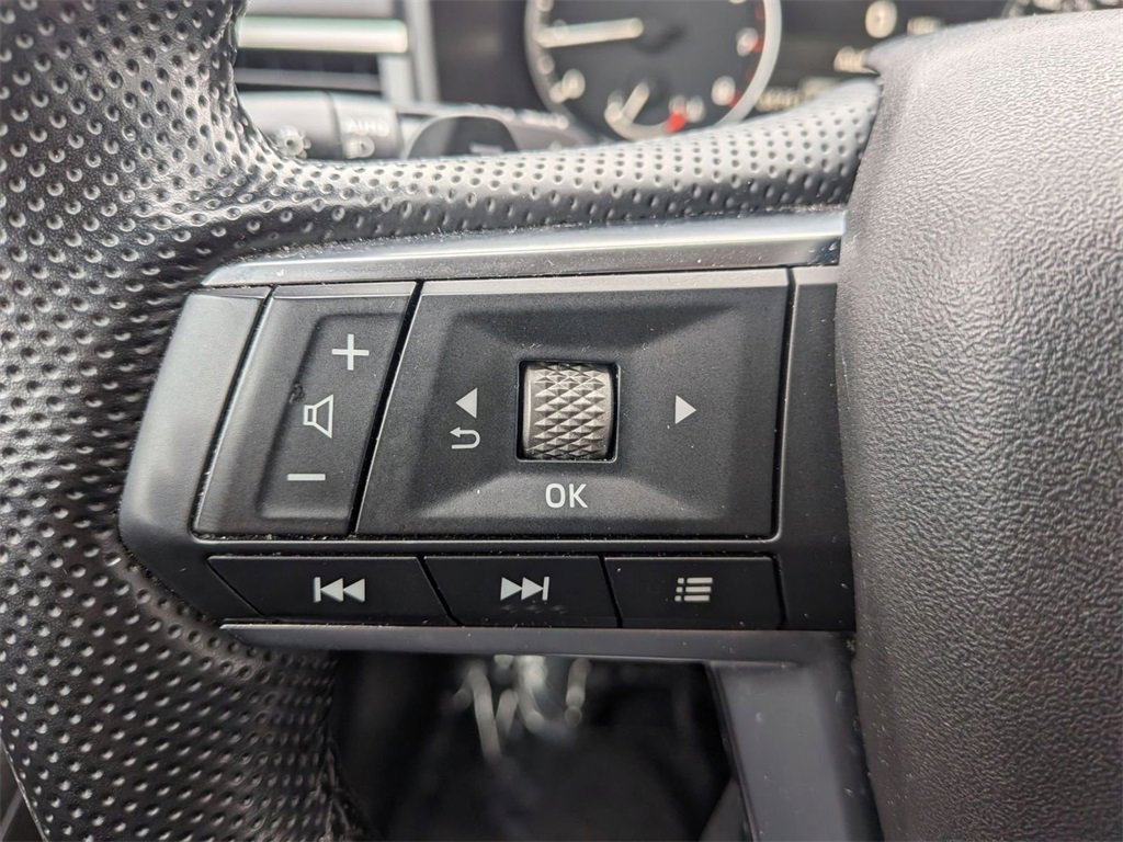 Used 2024 Mitsubishi Outlander SE image 17