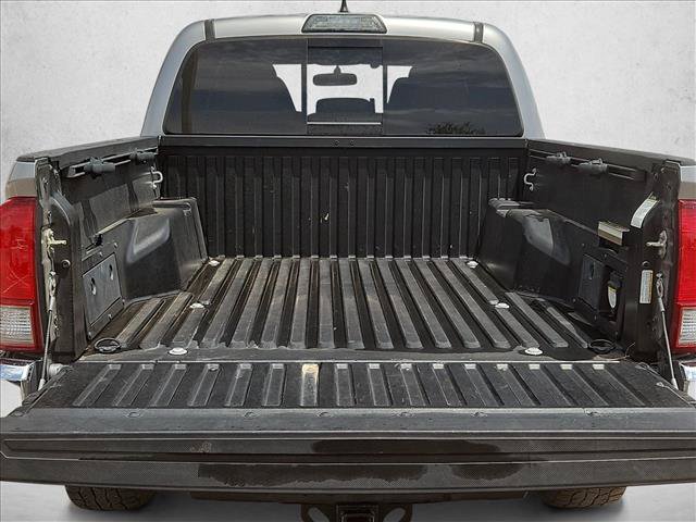Used 2017 Toyota Tacoma TRD Off-Road w/ Tow Package RWD image 6