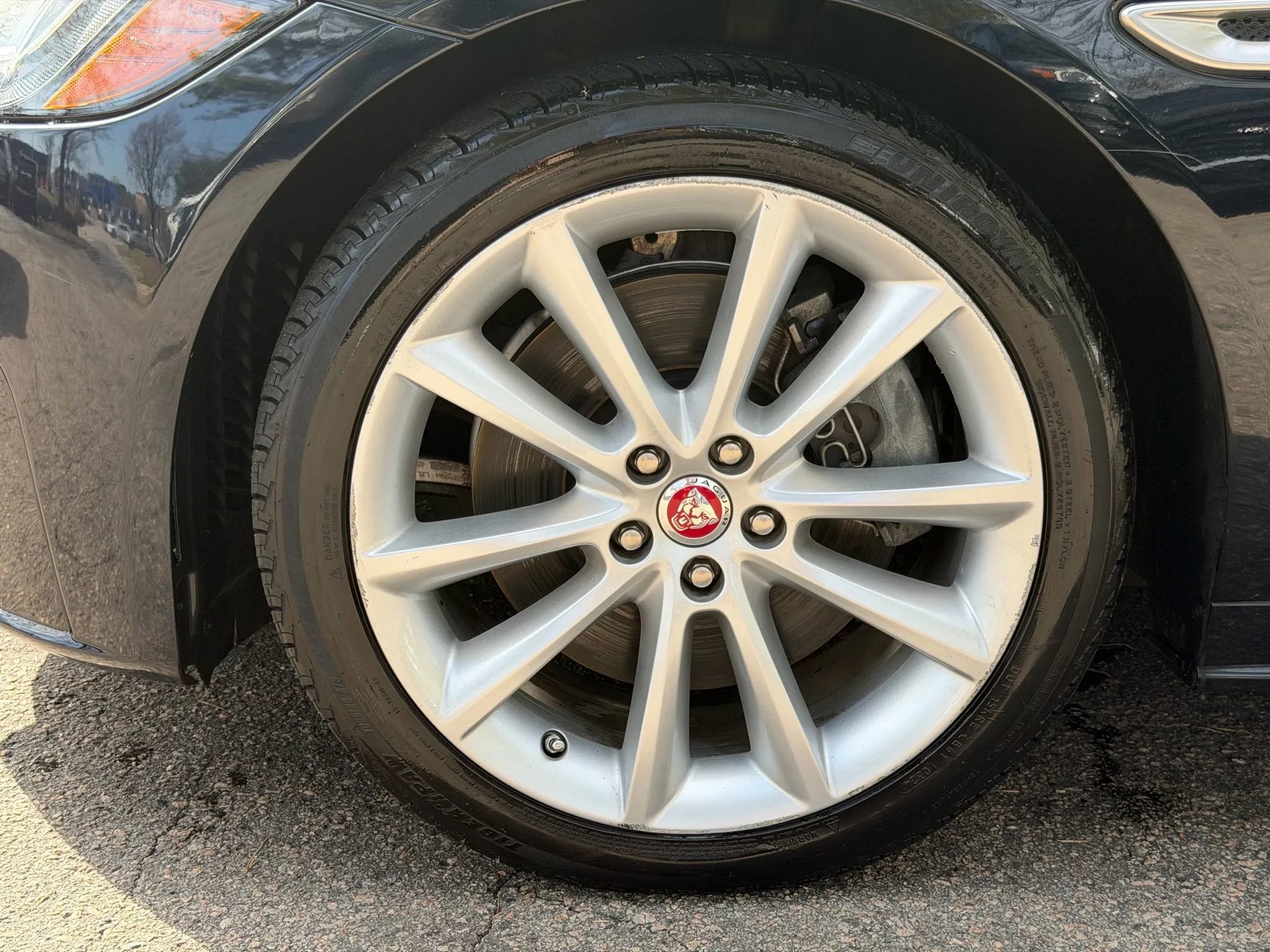 Used 2017 Jaguar XF R-Sport image 35