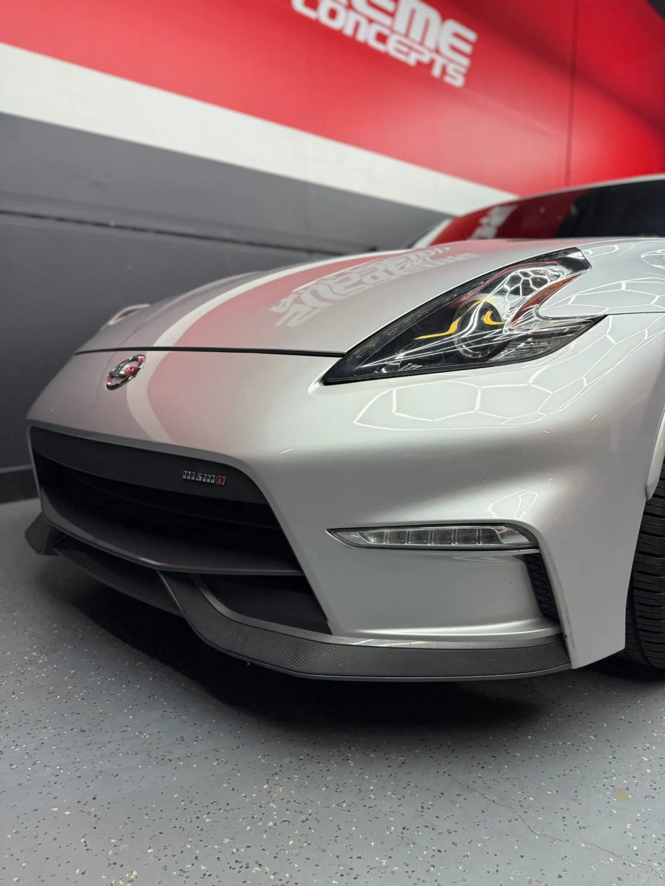 Used 2017 Nissan 370Z NISMO RWD image 2