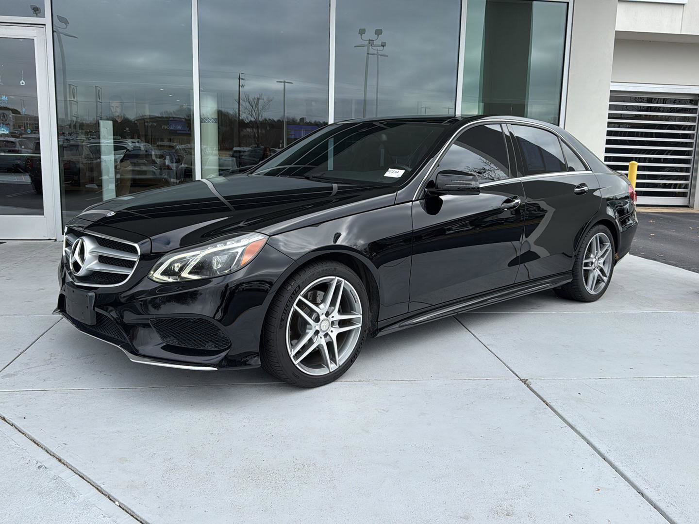 Used 2016 Mercedes-Benz E 400 E 400 image 1
