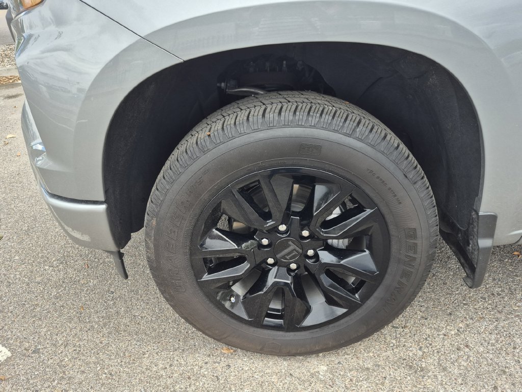 Certified 2025 Chevrolet Silverado 1500 Custom AWD/4WD image 18