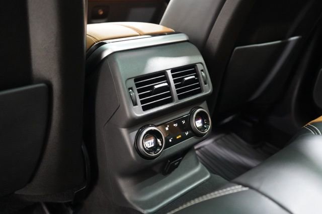 Used 2018 Land Rover Range Rover Velar R-Dynamic HSE image 30