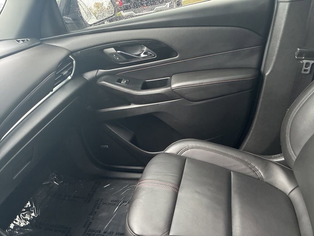 Used 2023 Chevrolet Traverse RS w/ LPO, Floor Liner Package image 28