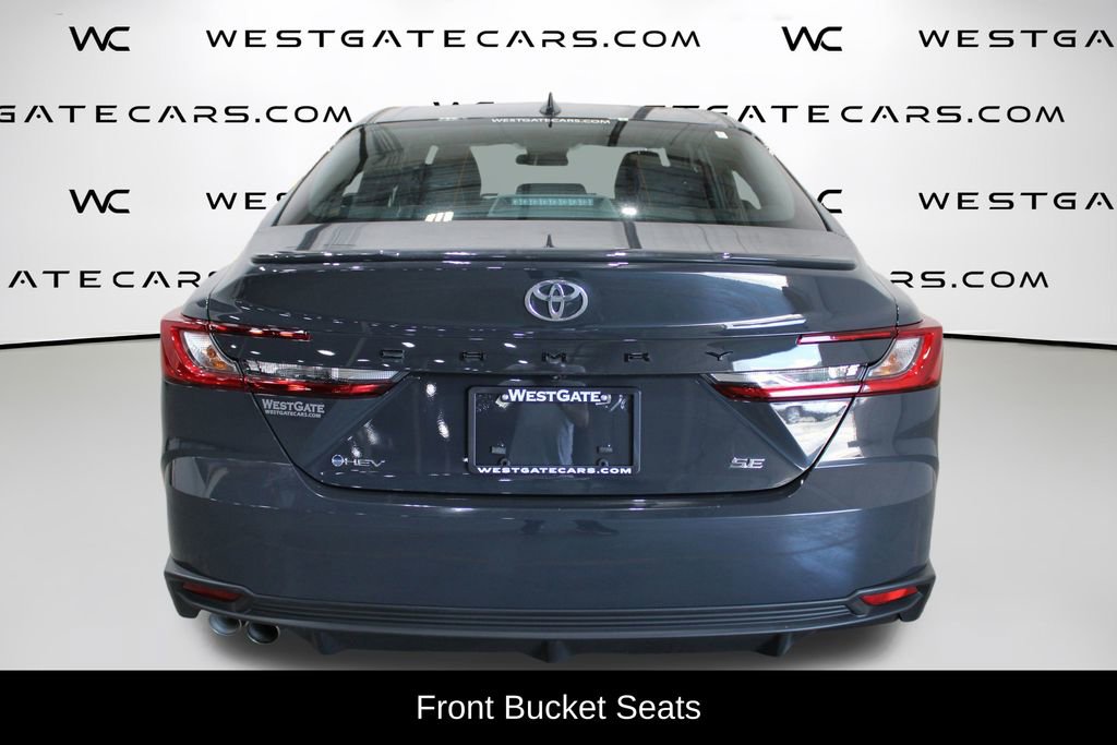 Used 2025 Toyota Camry SE image 7