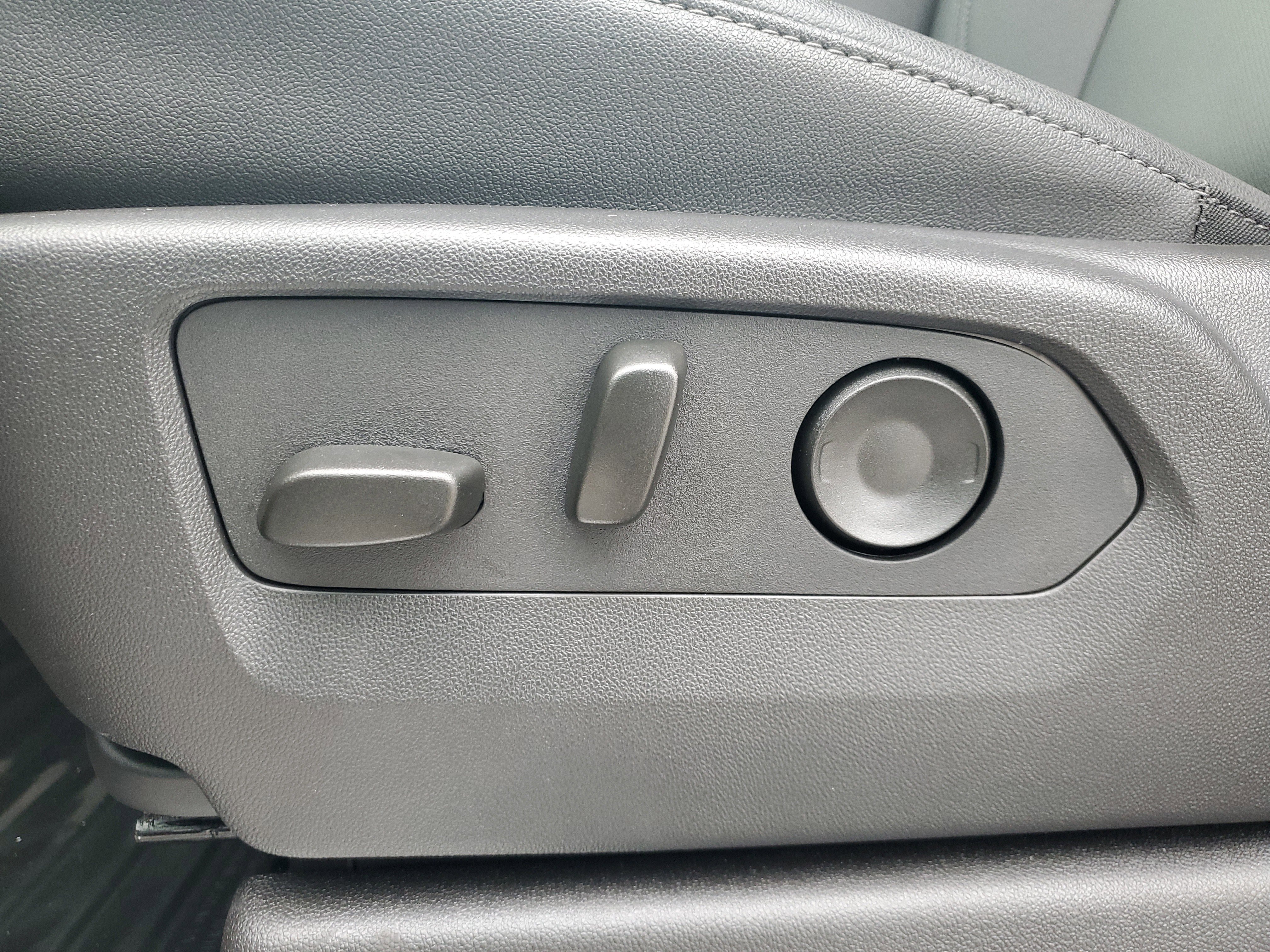 Used 2025 Chevrolet Silverado 2500 LTZ w/ LTZ Premium Package image 14