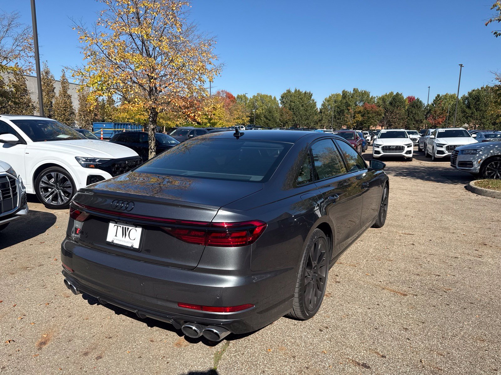 Used 2025 Audi S8 w/ Executive Package AWD/4WD image 5