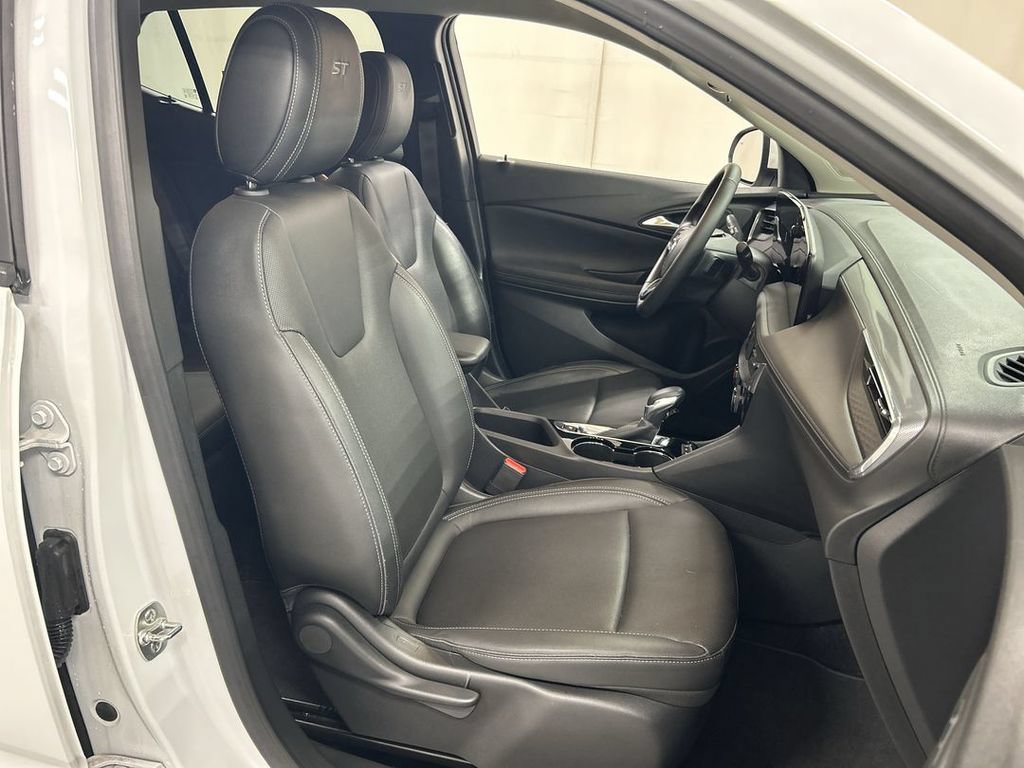 Certified 2024 Buick Encore GX Sport Touring AWD/4WD image 22