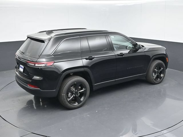 New 2026 Jeep Grand Cherokee Limited w/ Limited Altitude Package RWD image 41