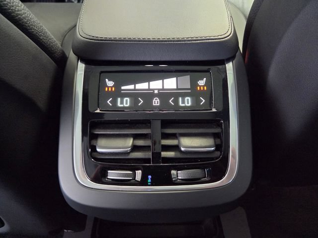 Certified 2023 Volvo XC90 B6 Plus AWD/4WD image 19