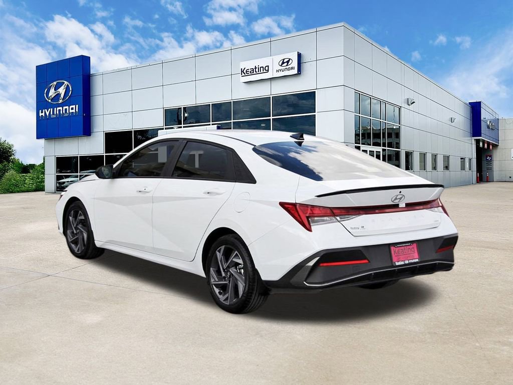 Certified 2025 Hyundai Elantra SEL image 7