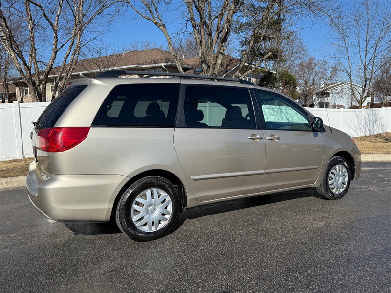 Used 2006 Toyota Sienna CE image 4