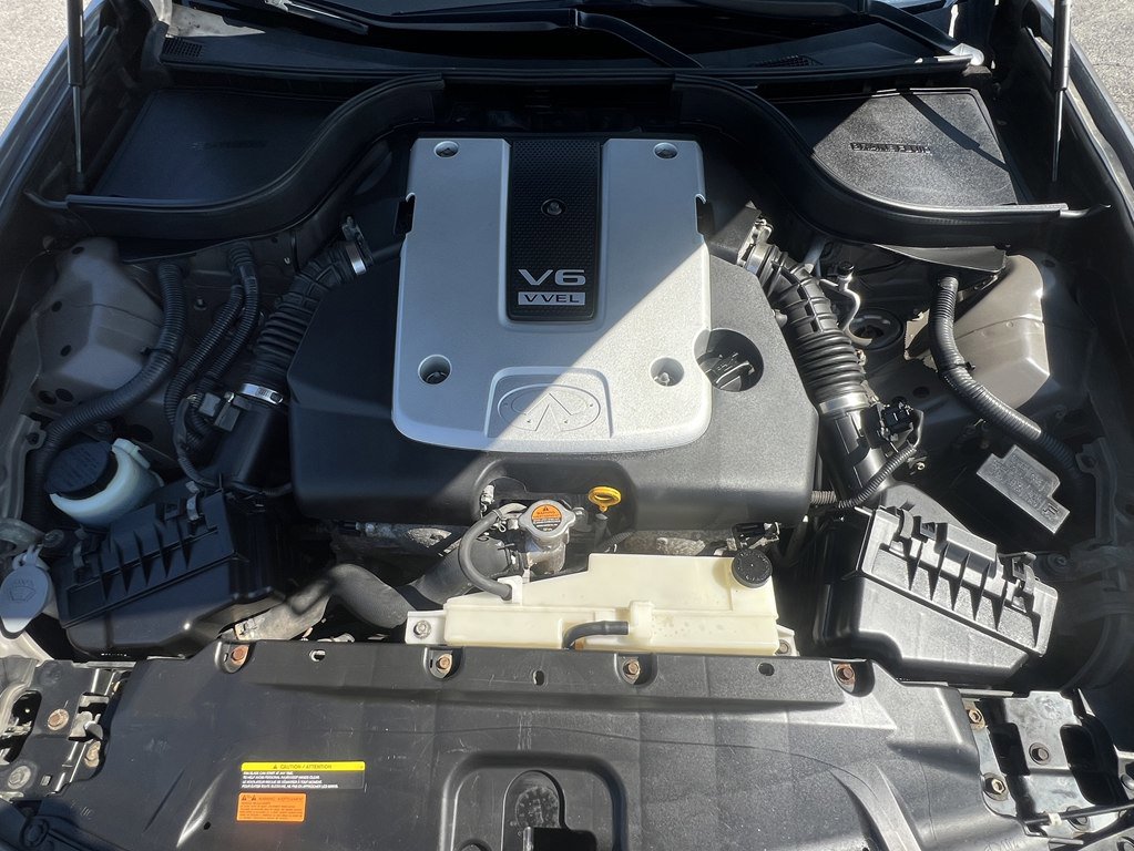Used 2013 INFINITI G37 x w/ Premium Pkg image 9