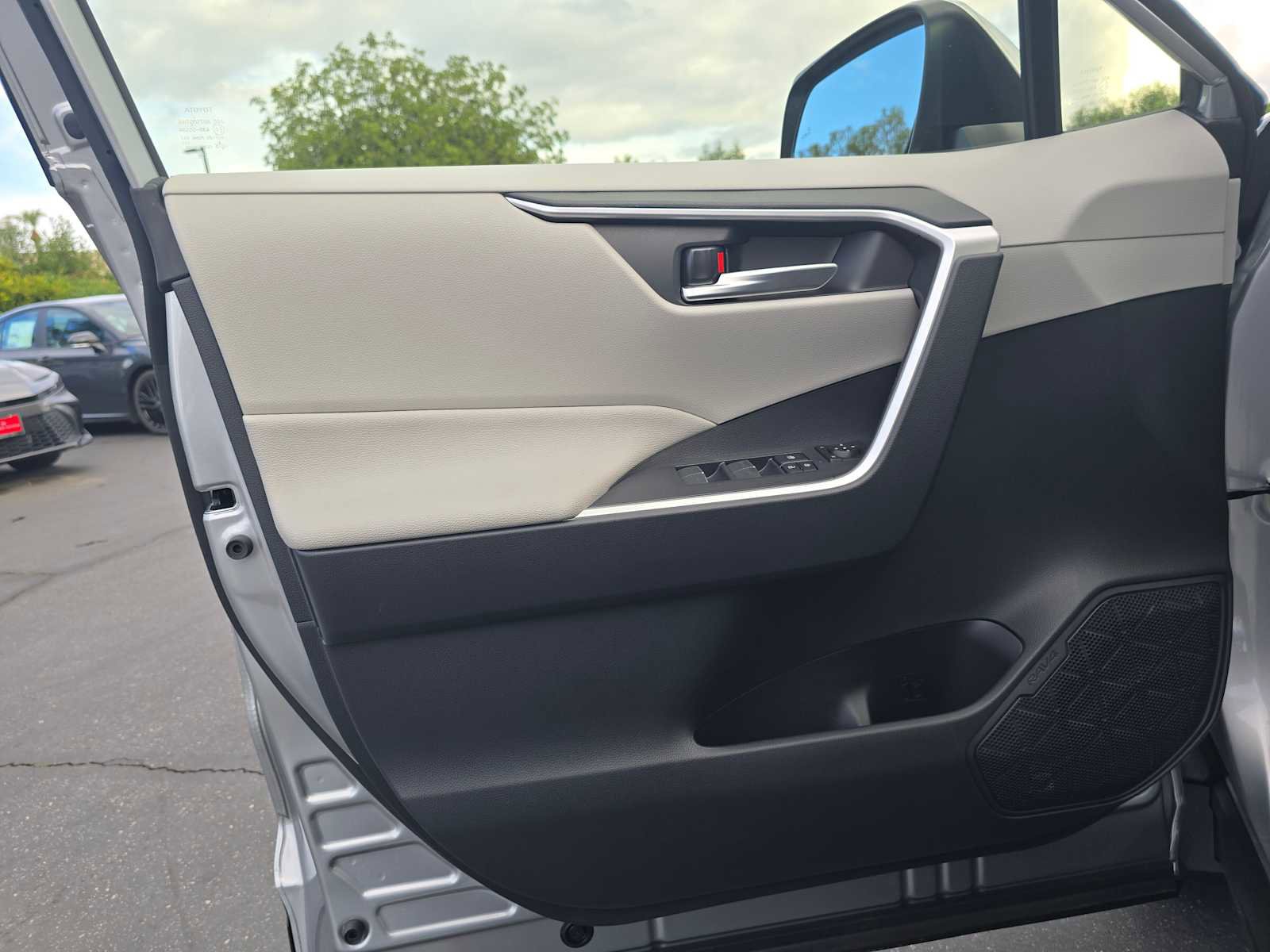 Certified 2025 Toyota RAV4 XLE image 21