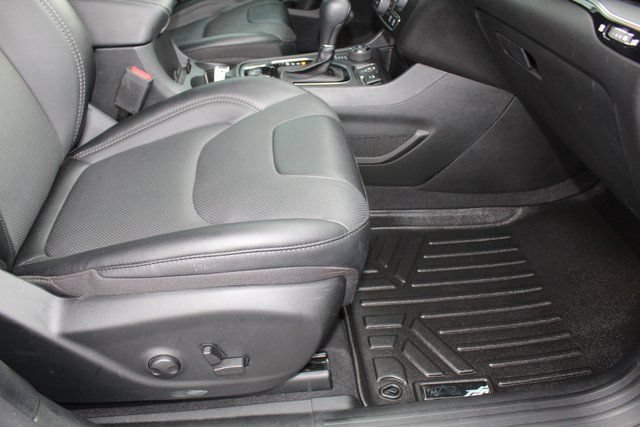 Used 2023 Jeep Cherokee Altitude Lux AWD/4WD image 16