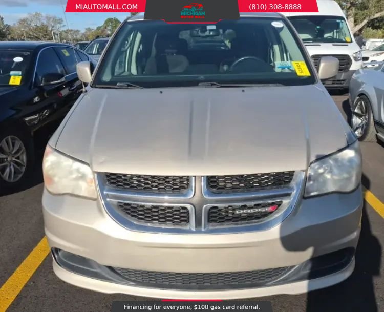 Used 2014 Dodge Grand Caravan SXT w/ UConnect Hands-Free Group FWD image 2