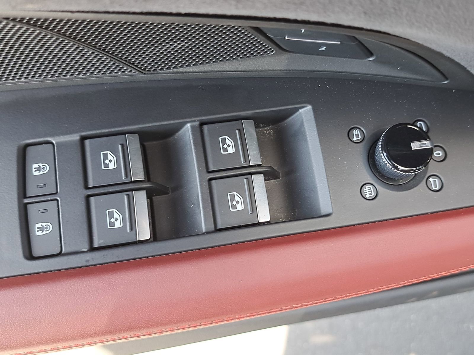 Used 2024 Audi RS e-tron GT w/ Carbon Performance Package image 30