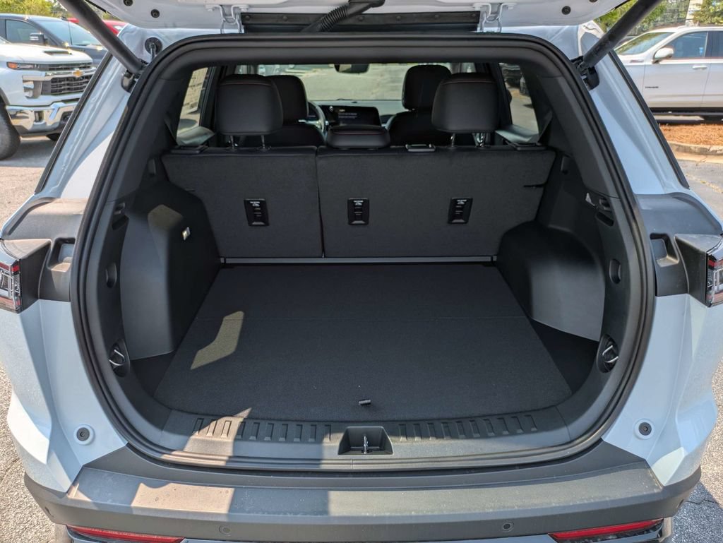 New 2027 Chevrolet Equinox RS w/ Safety and Technology Package FWD image 13