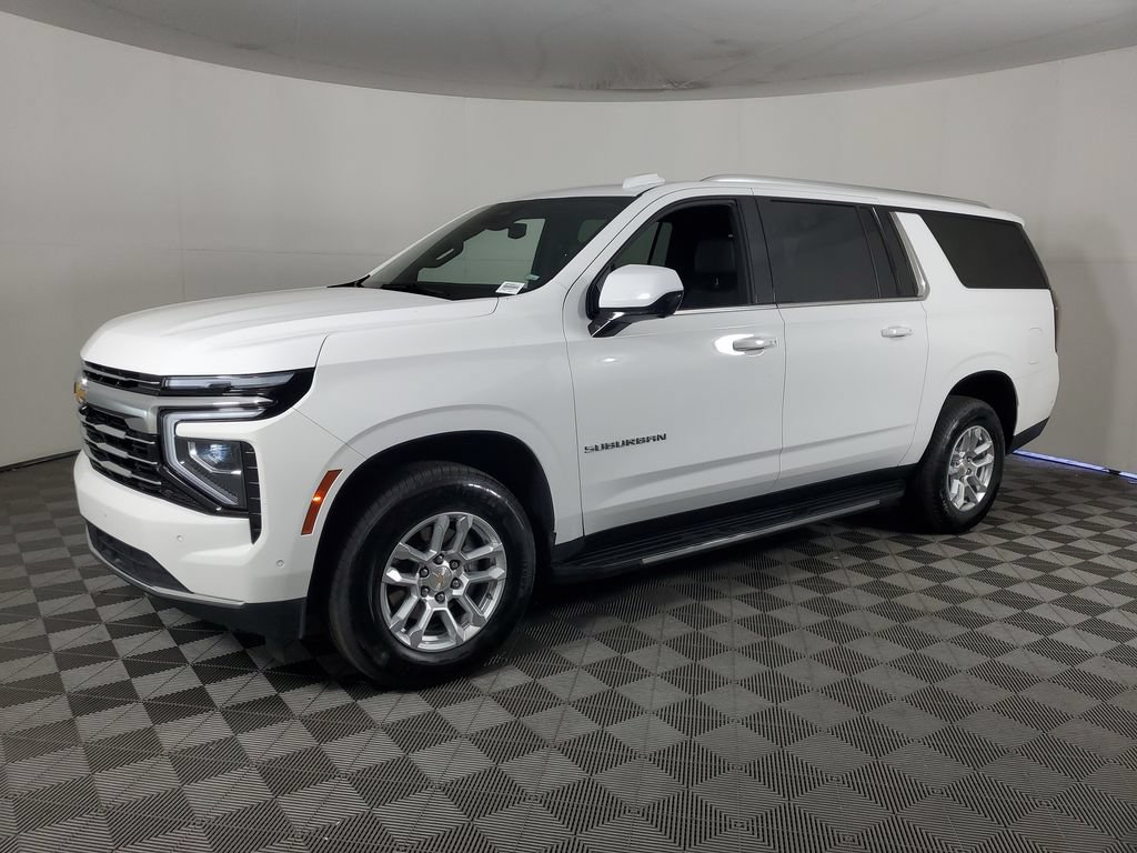 Used 2025 Chevrolet Suburban LT RWD image 8